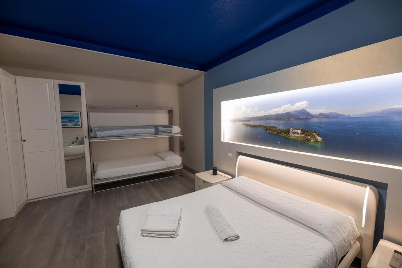 Garda Fantasy Apartment - Jacuzzi Desenzano del Garda Luaran gambar