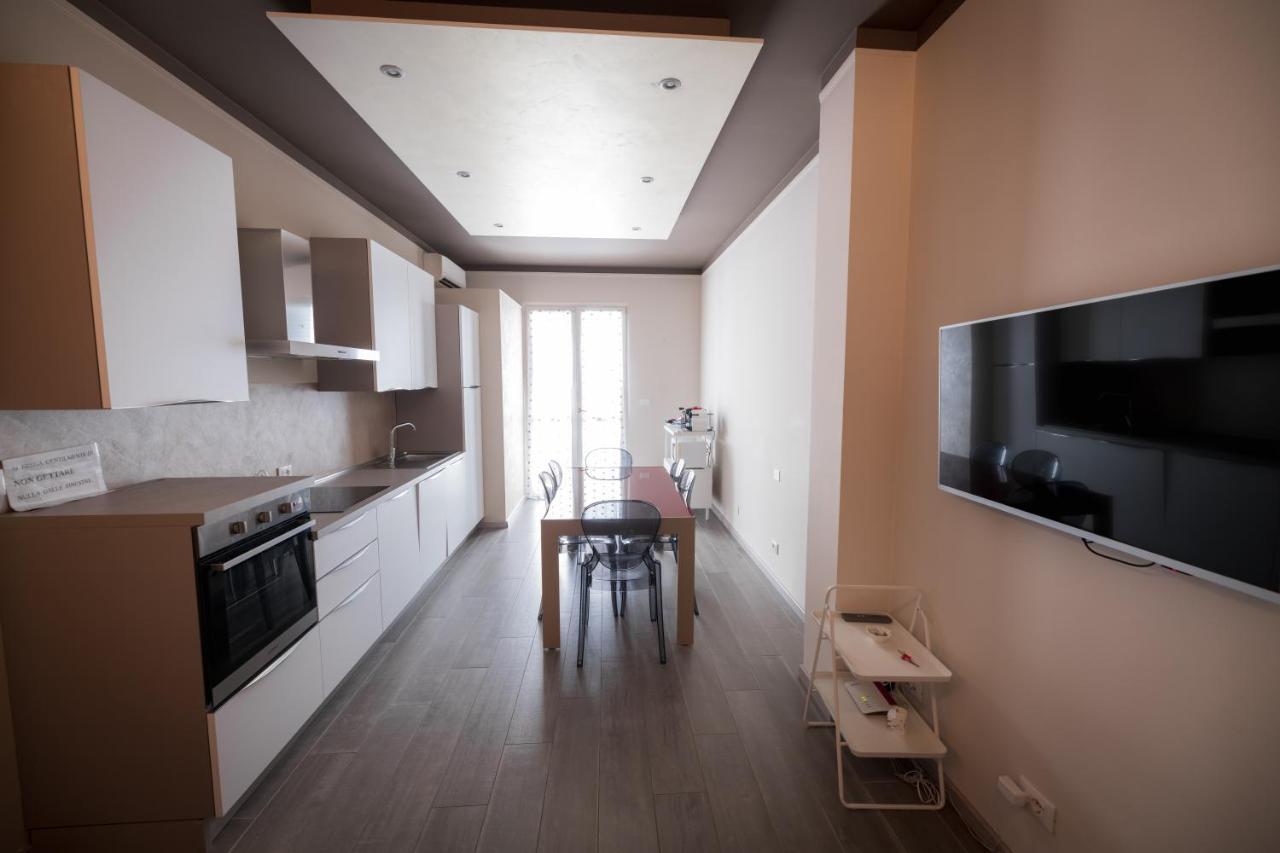 Garda Fantasy Apartment - Jacuzzi Desenzano del Garda Luaran gambar